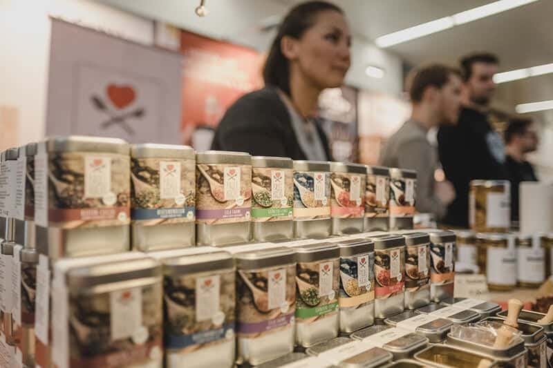 Geschenkverpackung im Einzelhandel Geschenkverpackung im Einzelhandel