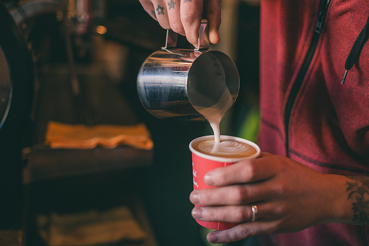 Kaffee einschenken Tasse
