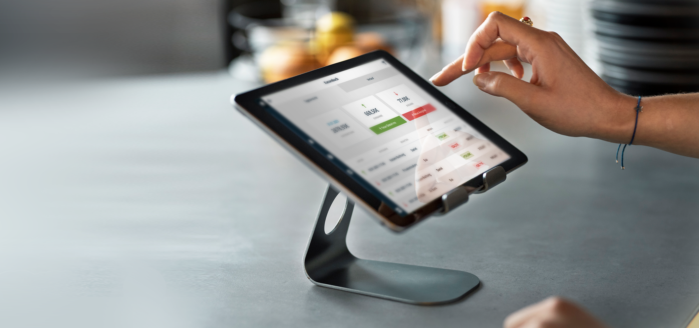 Das neue Kassenbuch von ready2order auf Tablet