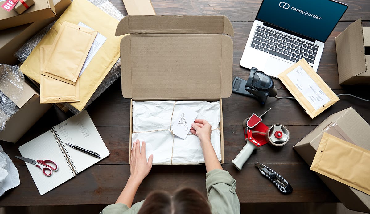 Gutscheine und Rabatte Geschenkbox mit Gutschein wird erstellt