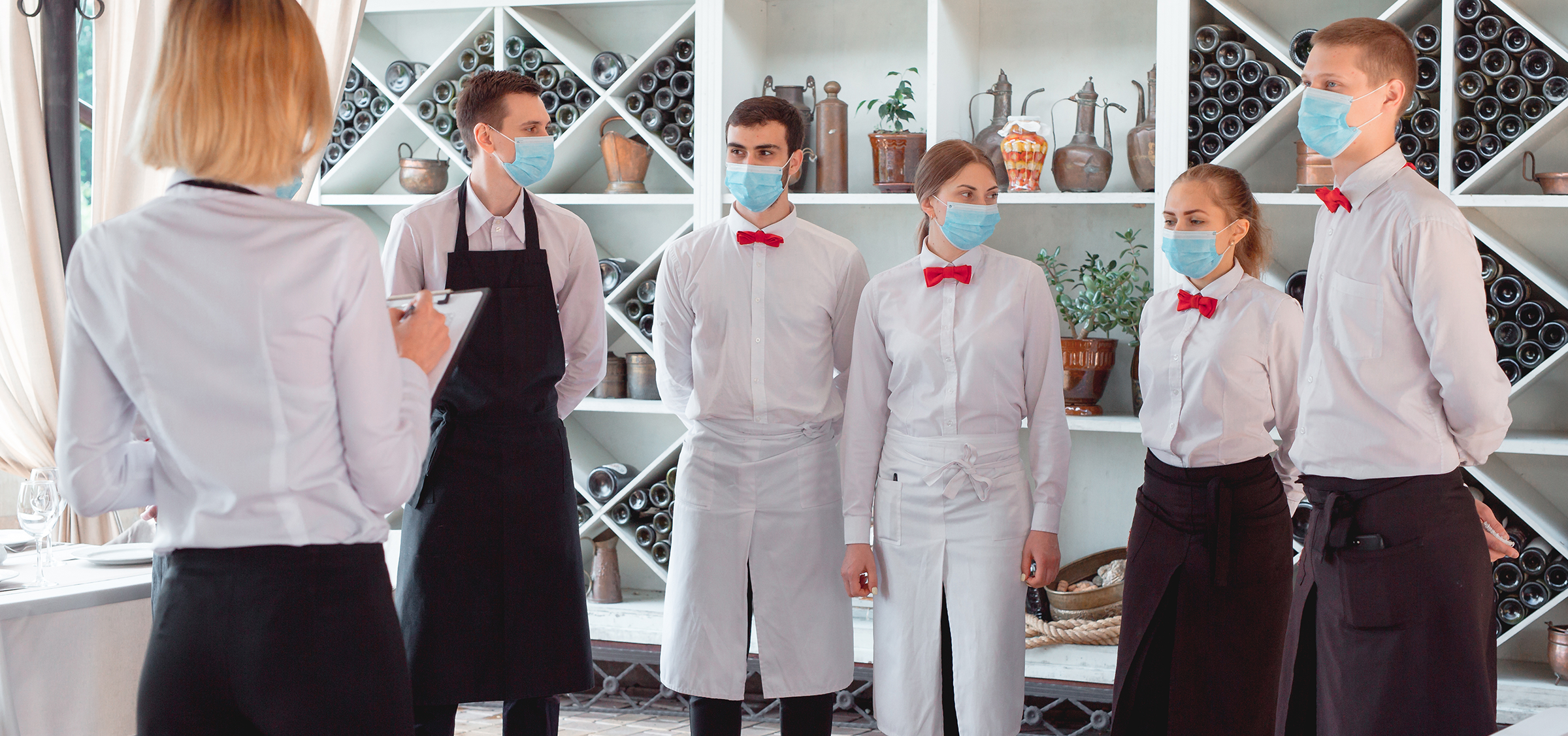 Bei einem Teamgespräch versorgst Du alle mit den richtigen Infos.