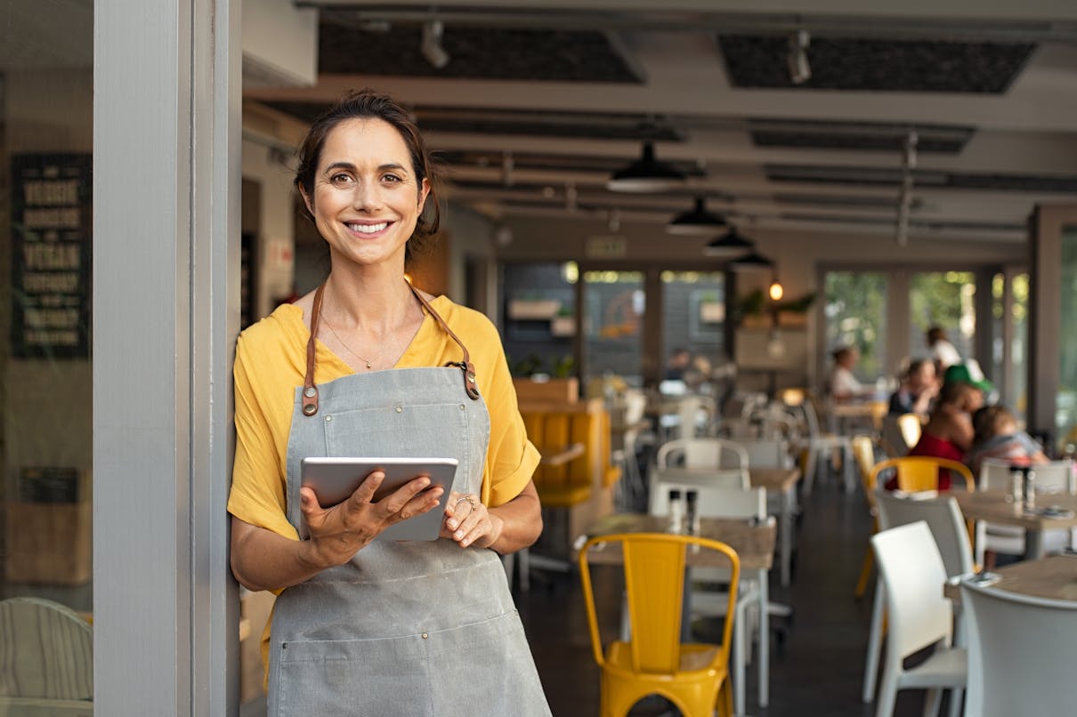 Gastronomie Kundenbedienung mit Tablet Gastronomie Kundenbedienung mit Tablet