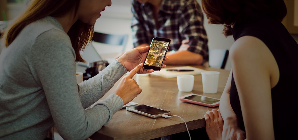 Restaurant, Geschäft oder Dienstleister? Die Empfehlung macht's. Empfehlungsmarketing passiert online & offline.