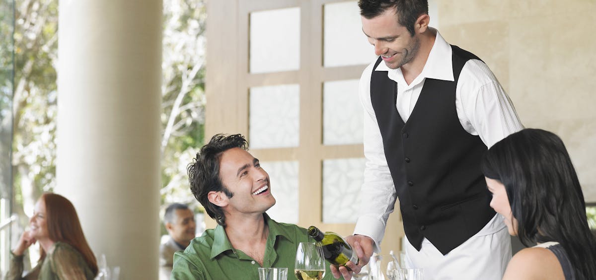 Bleib immer in Kontakt mit Deinen Gästen. So bleibst Du in Kontakt mit Deinen Gästen: Offline und online!