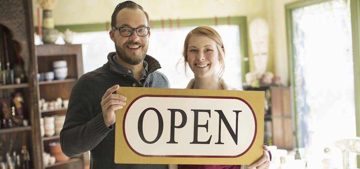 Ladeninhaber eröffnen neu Ladeninhaber eröffnen neu