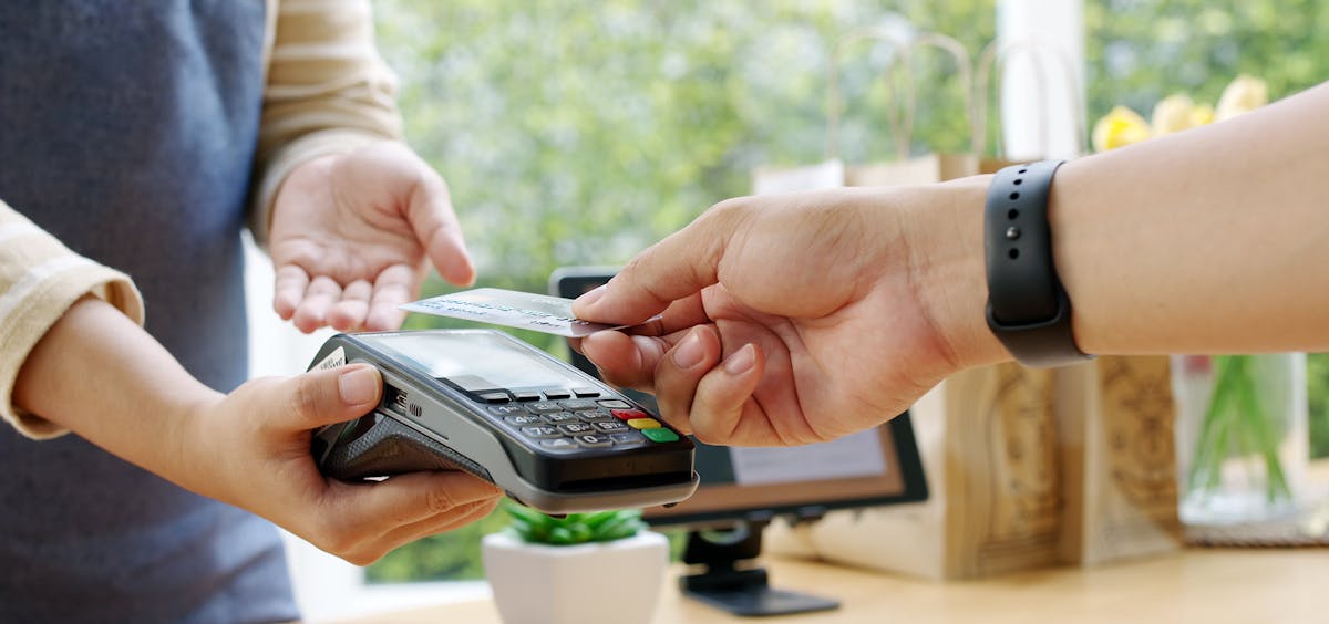 Immer mehr Kunden zahlen bargeldlos Immer mehr Kunden zahlen bargeldlos