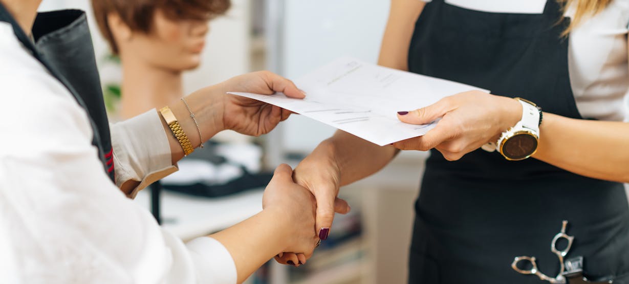 Übernahmevertrag: Übergabe an Friseur:Nachfolgerin Übernahmevertrag: Übergabe an Friseur:Nachfolgerin