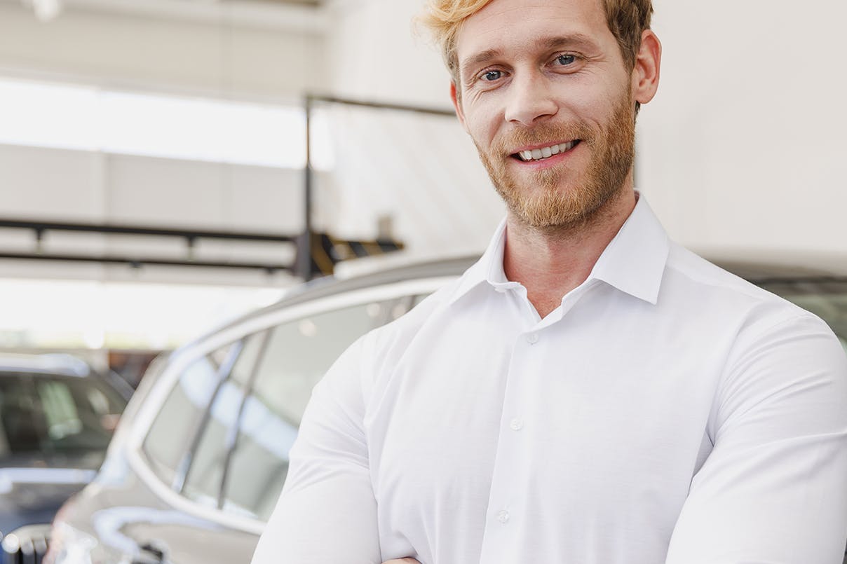 Verkäufer im Autohaus Verkäufer im Autohaus