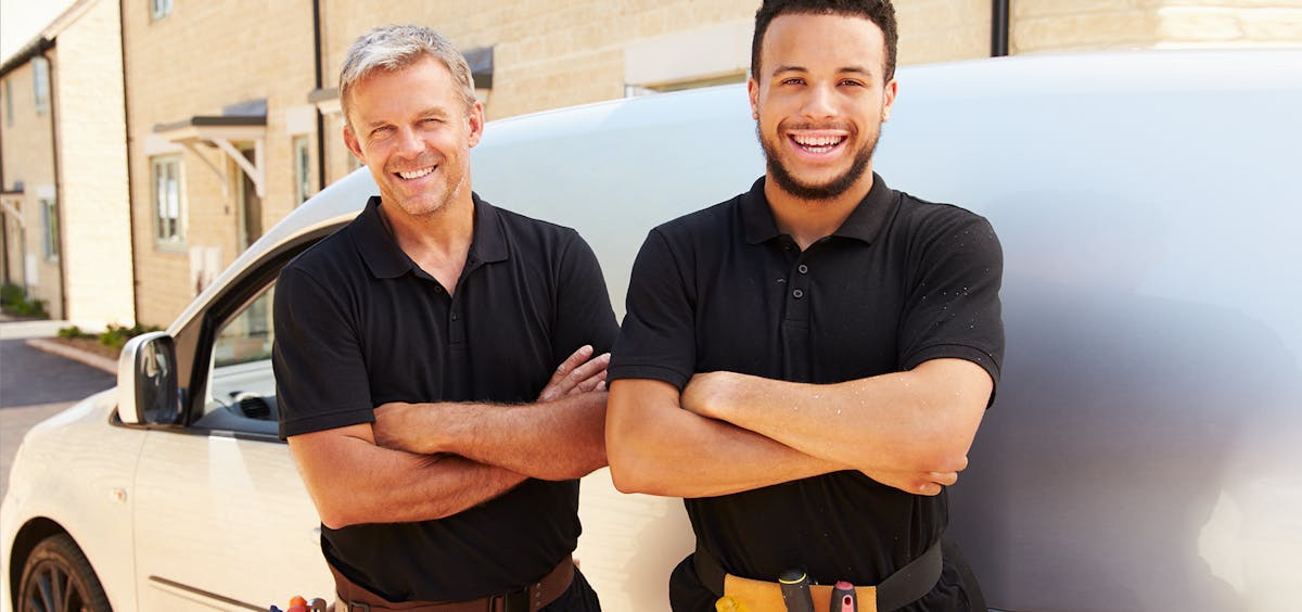 Senior und Junior im Handwerksbetrieb Senior und Junior im Handwerksbetrieb