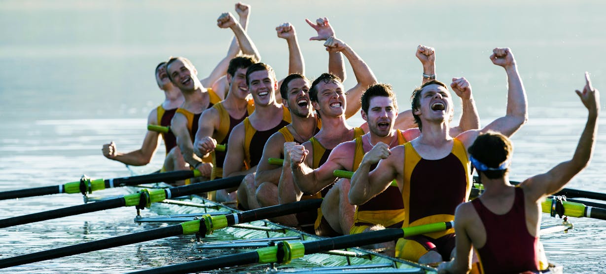 Ruderer feiern Sieg Ruderer feiern Sieg