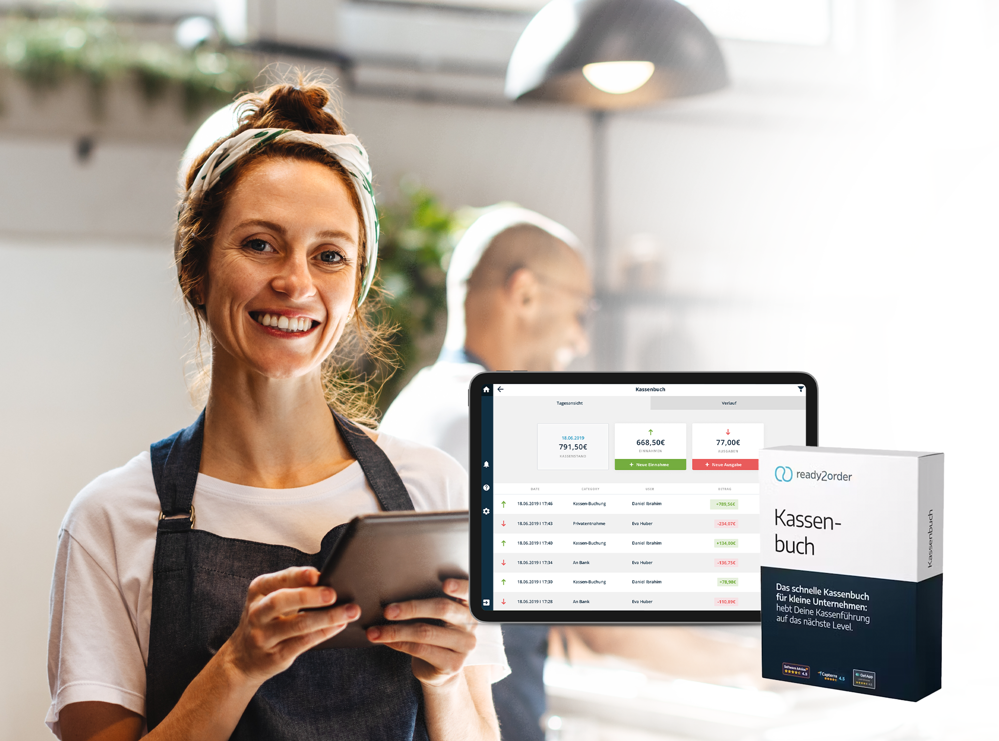 Nutzerin mit Kassenbuch