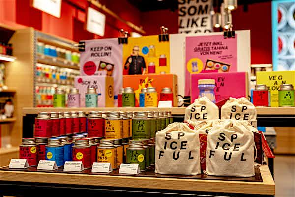 STAY SPICED ! STAY SPICED !