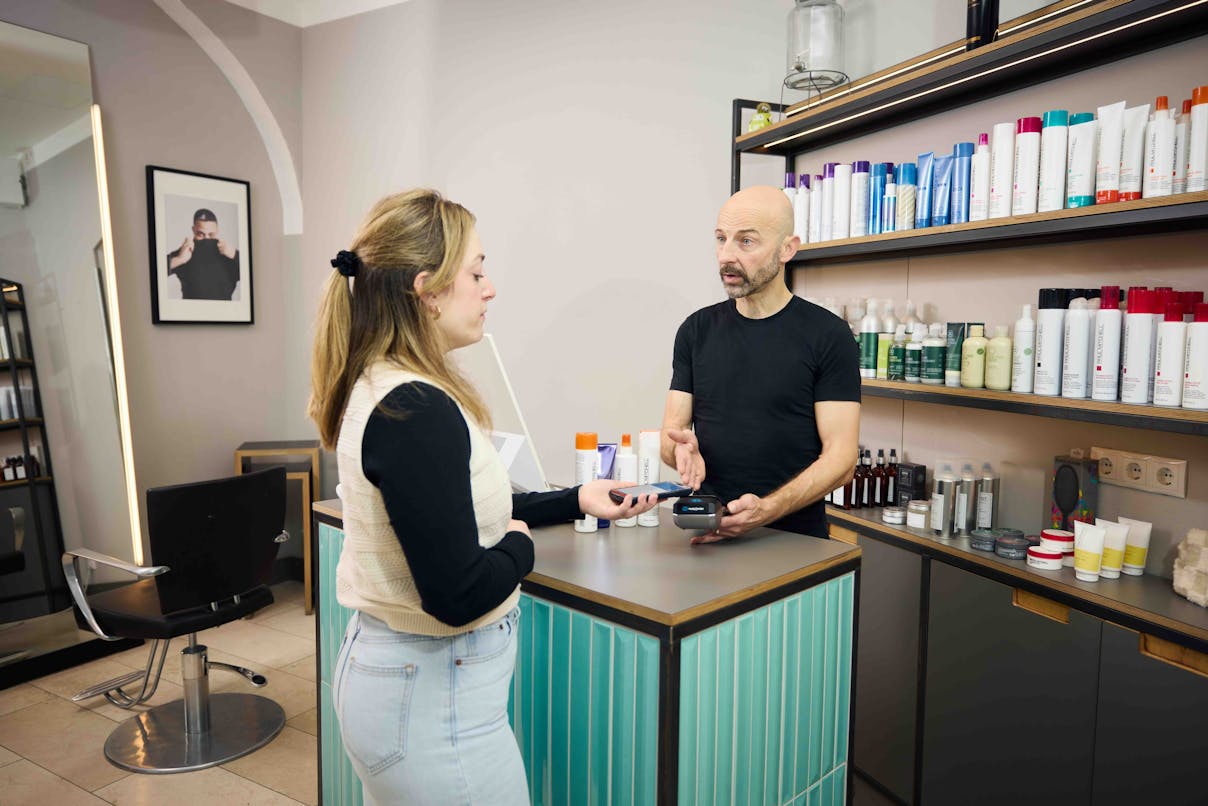 Kartenzahlung mit readyGo für Friseure Kartenzahlung mit readyGo in Friseursalon