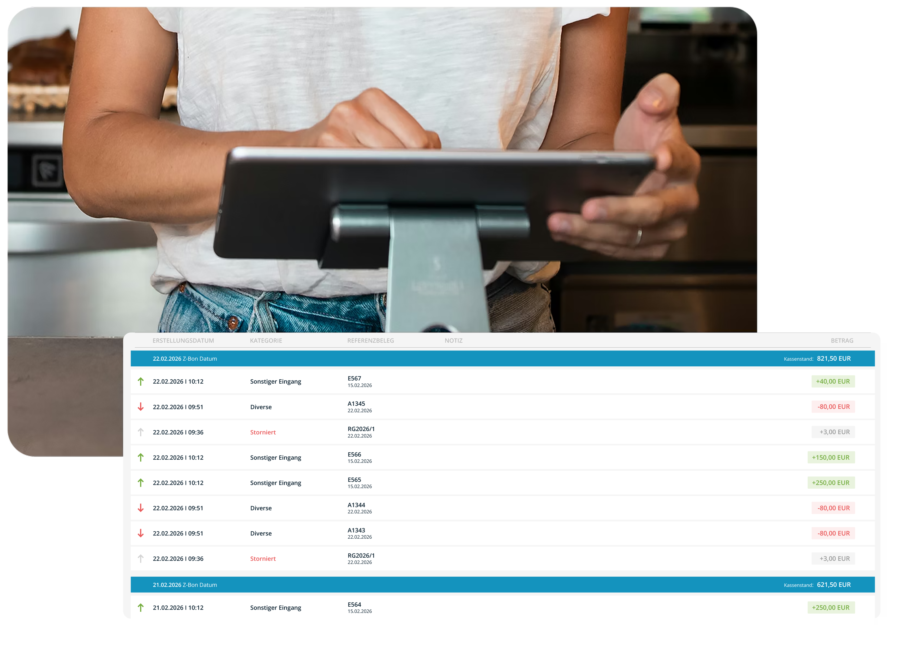 eine Angestellte bedient ein Tablet und bearbeitet Rechnungen