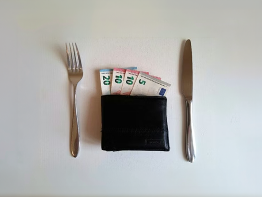 Portemonnaie mit Messer und Gabel