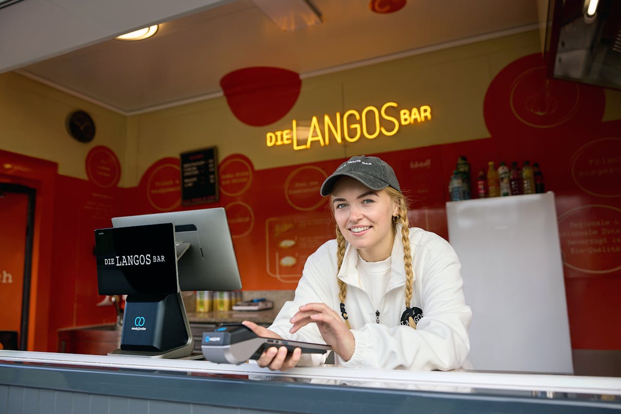 Imbissbesitzerin mit readyGo Imbissbesitzerin mit readyGo